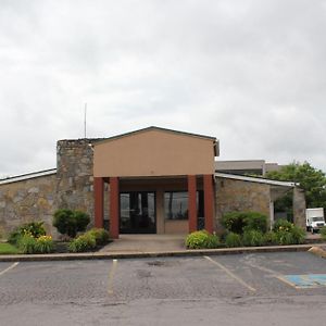 Executive Inn & Suites
